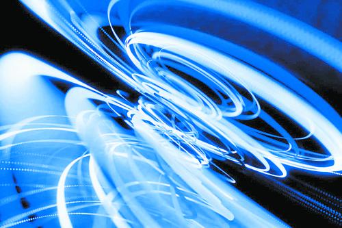 扭曲激光造出引力波涟漪，有望催生新通信系统