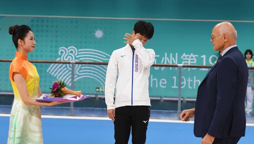 中国台北队包揽女子速度轮滑10000米积分淘汰赛金银牌