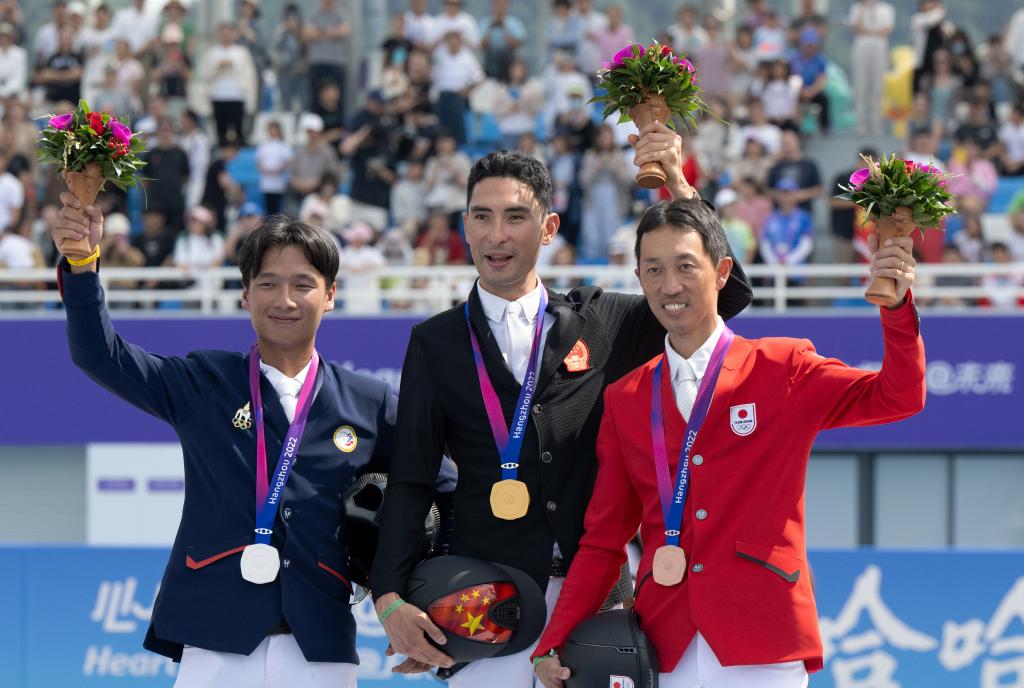 历史突破！中国队获马术三项赛团体、个人金牌