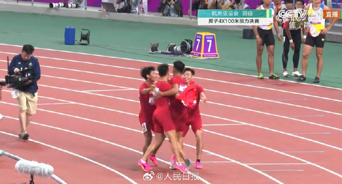 中国队夺得男子4×100米接力冠军