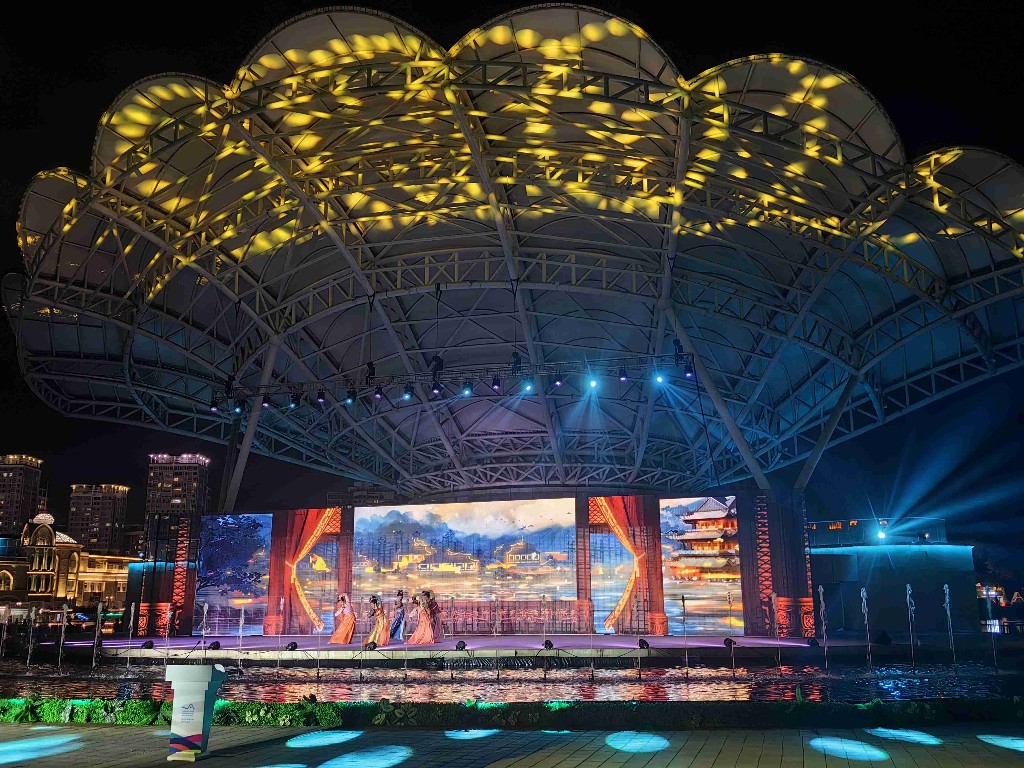 北京朝阳：2023亮马河风情水岸国际艺术季开幕