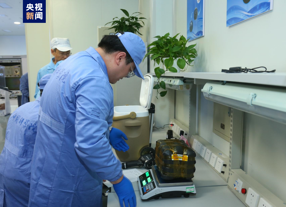 中国空间站第五批实验样品交付科学家