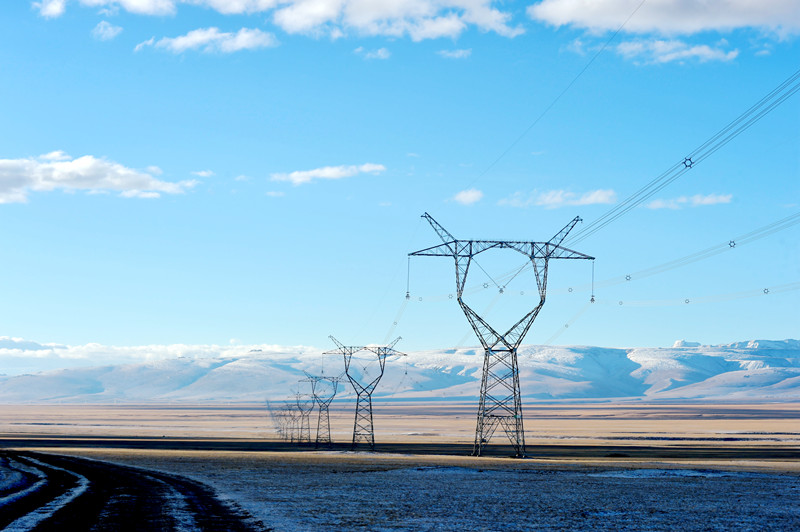 新疆建成全国范围内750千伏输电线路最长省级主网架