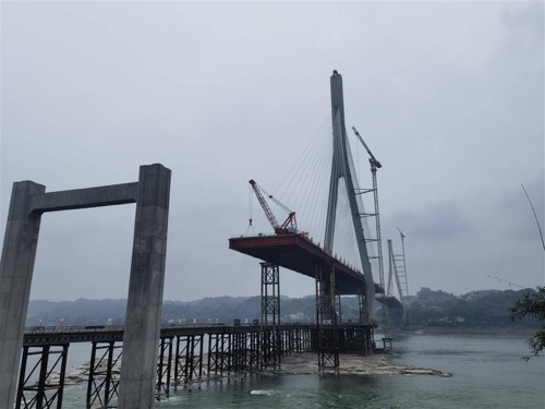 四川泸州榕山长江大桥攻克“沙琪玛”地质难题